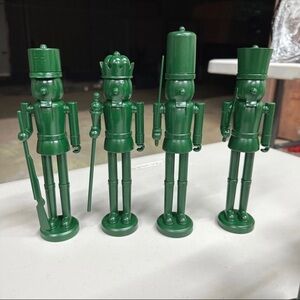Green Nutcracker Figurines Set